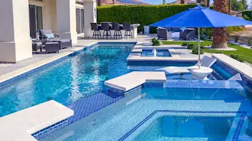 Pool with bubblers and floating steps