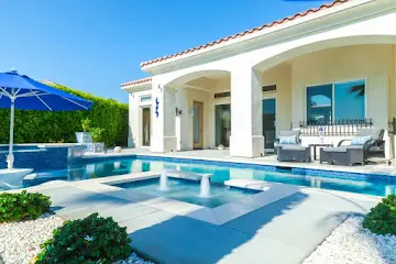 Custom pool with spa jets — North Ridge